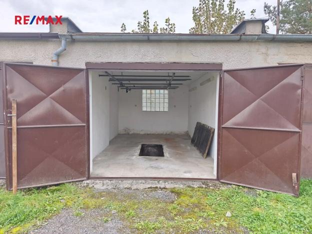Pronájem garáže, Kostelec nad Labem, 17 m2
