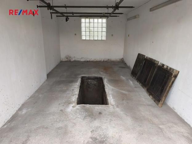 Pronájem garáže, Kostelec nad Labem, 17 m2