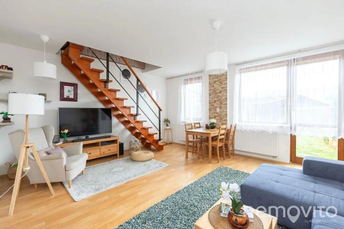 Prodej bytu 3+1, Unhošť, V Zahradách, 74 m2