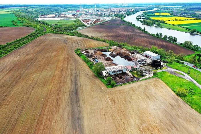 Prodej komerčního pozemku, Hoštka, 43932 m2