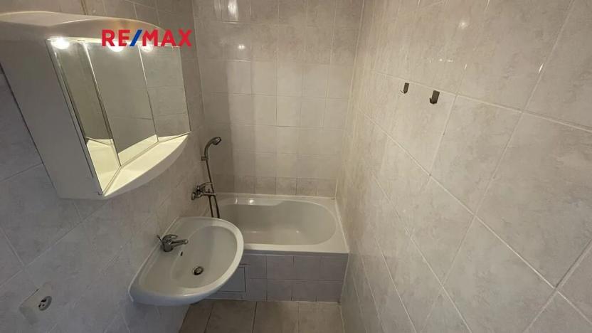 Pronájem bytu 1+kk, Kladno, Vít. Nezvala, 33 m2