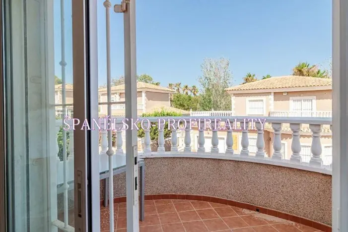 Prodej vily, Torrevieja, Španělsko, 116 m2