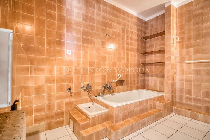 Prodej kanceláře, Křižanov, Benešovo náměstí, 530 m2