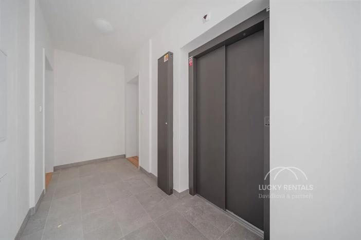 Pronájem bytu 2+kk, Praha - Chodov, Líbalova, 43 m2
