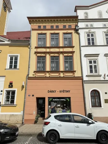 Pronájem atypického bytu, Broumov, Mírové náměstí, 120 m2