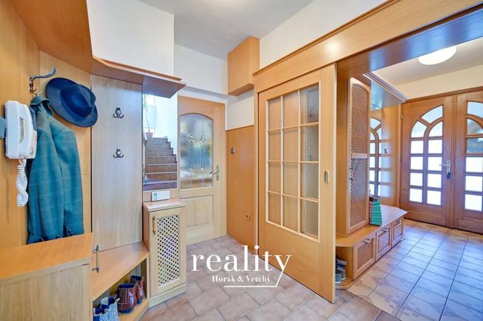 Prodej rodinného domu, Hodonice, U Pošty, 480 m2