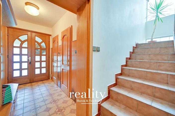 Prodej rodinného domu, Hodonice, U Pošty, 480 m2