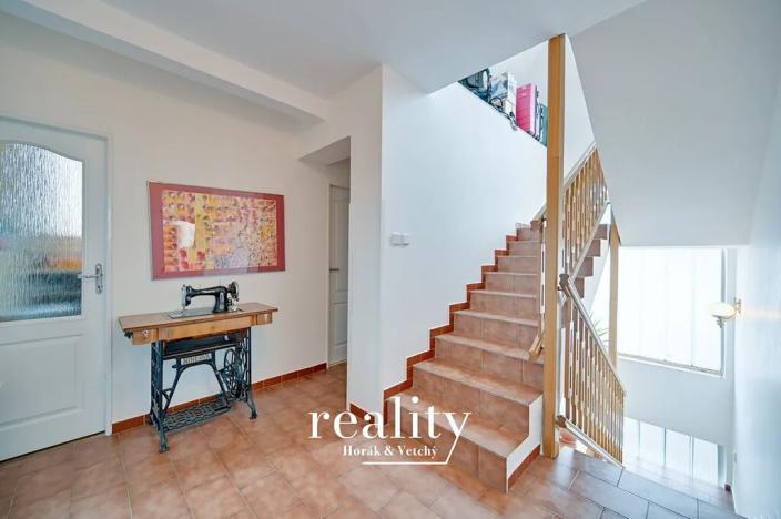 Prodej rodinného domu, Hodonice, U Pošty, 480 m2