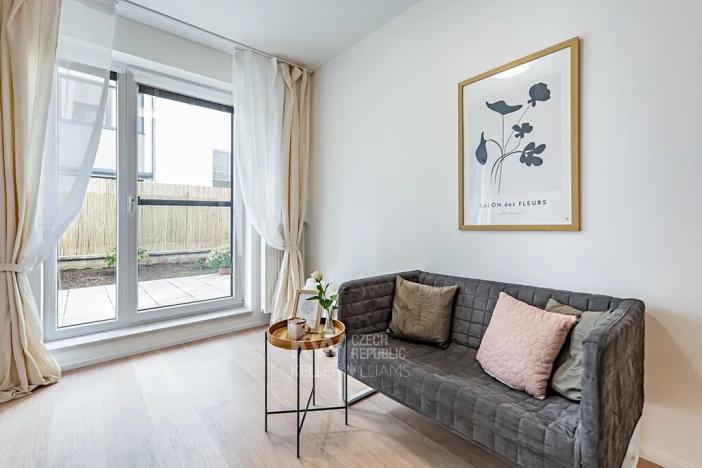 Prodej bytu 2+kk, Praha - Uhříněves, náměstí Bratří Jandusů, 33 m2