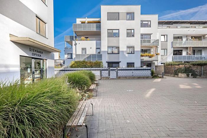 Prodej bytu 2+kk, Praha - Uhříněves, náměstí Bratří Jandusů, 33 m2