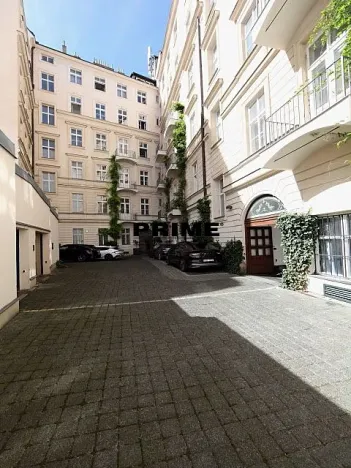 Pronájem kanceláře, Praha - Nové Město, Lazarská, 110 m2