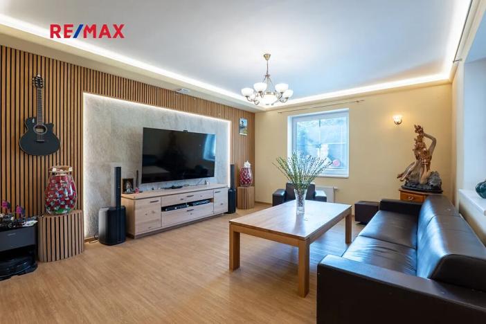 Prodej rodinného domu, Jesenice, Zdiměřická, 250 m2