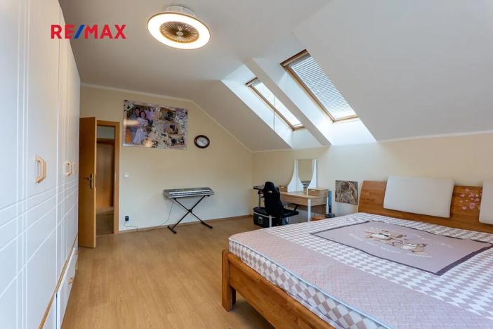 Prodej rodinného domu, Jesenice, Zdiměřická, 250 m2