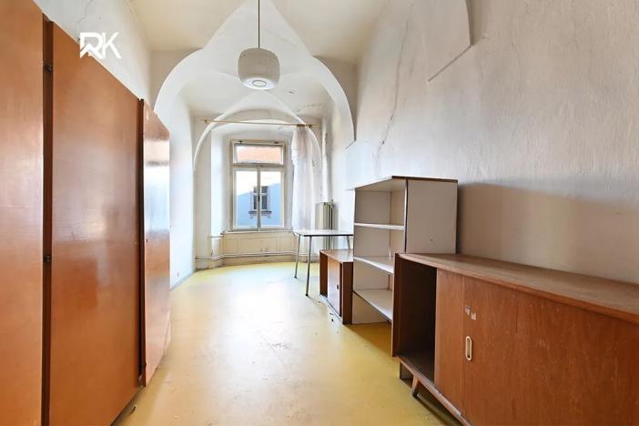 Prodej obchodního prostoru, Kolín, Pražská, 600 m2