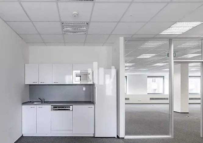 Pronájem kanceláře, Praha - Karlín, Thámova, 130 m2