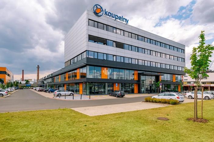 Pronájem kanceláře, Praha - Vysočany, Poděbradská, 200 m2
