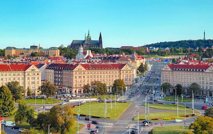 Pronájem kanceláře, Praha, 900 m2