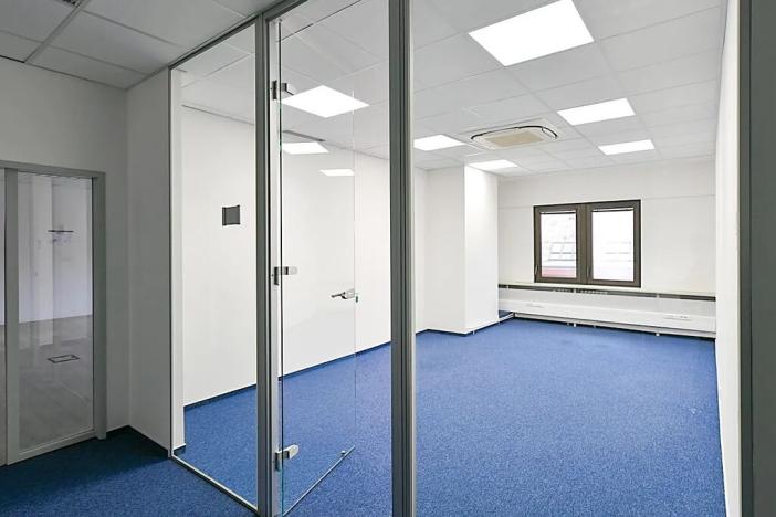 Pronájem kanceláře, Praha, 900 m2
