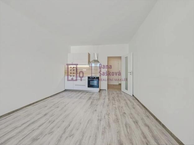 Pronájem bytu 1+kk, Jindřichův Hradec, Nádražní, 43 m2