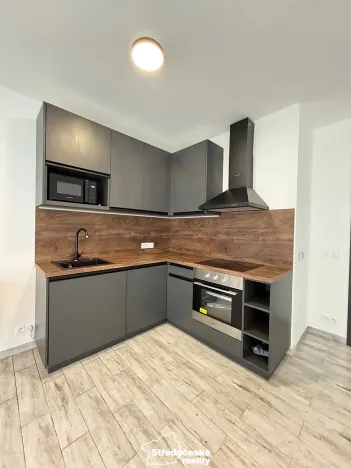 Pronájem bytu 1+kk, Uhlířské Janovice, Hrnčířská, 35 m2