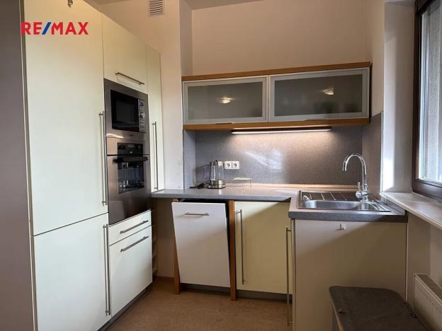 Pronájem bytu 2+kk, Praha - Podolí, V rovinách, 67 m2