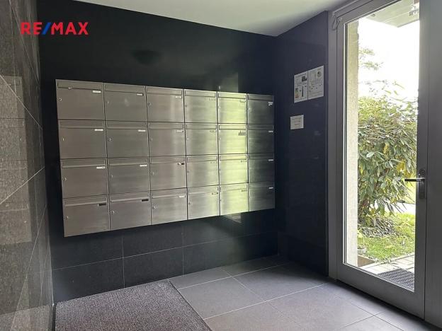 Pronájem bytu 2+kk, Praha - Podolí, V rovinách, 67 m2