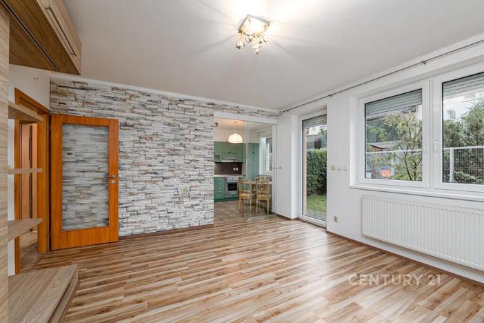 Pronájem atypického bytu, Starý Plzenec, Máchova, 60 m2