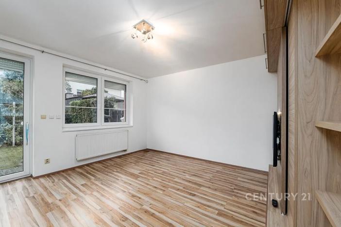 Pronájem atypického bytu, Starý Plzenec, Máchova, 60 m2