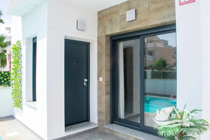 Prodej vily, Torrevieja, Španělsko, 95 m2