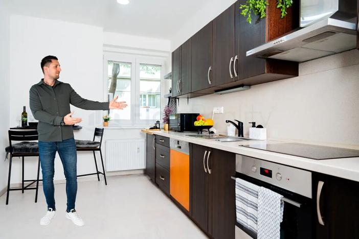 Prodej bytu 2+1, Praha - Žižkov, Biskupcova, 72 m2