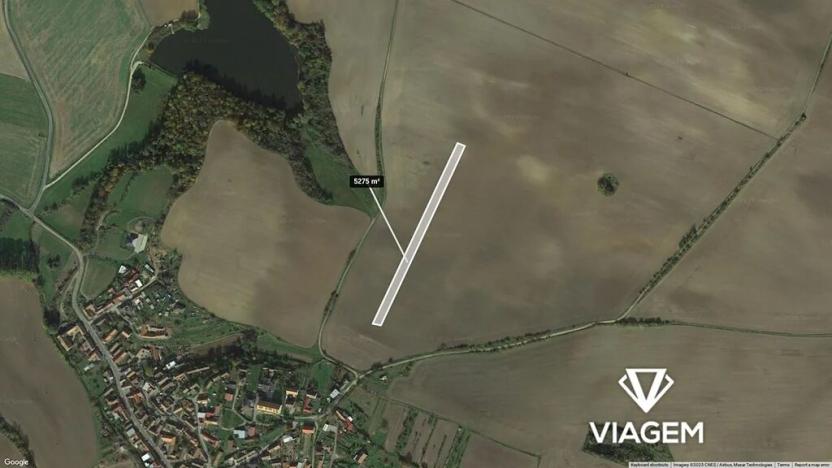 Prodej podílu pole, Hostim, 586 m2