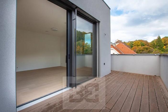 Pronájem bytu 3+kk, Praha - Libeň, Na Okrouhlíku, 74 m2