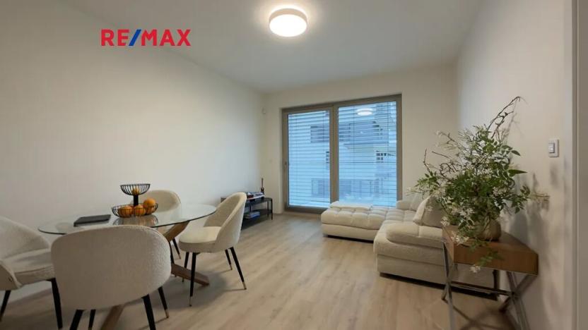 Pronájem bytu 2+kk, Praha - Žižkov, Malešická, 53 m2