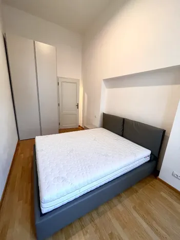 Pronájem bytu 2+kk, Praha - Karlín, Sokolovská, 75 m2