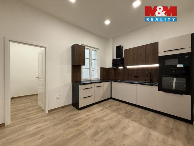 Pronájem bytu 3+1, Karviná - Fryštát, Masarykovo nám., 120 m2