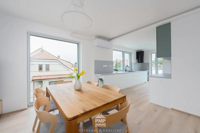 Prodej rodinného domu, Nebovidy, 359 m2