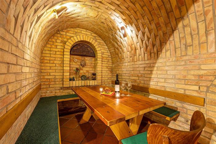 Prodej komerční, Velké Bílovice, 508 m2