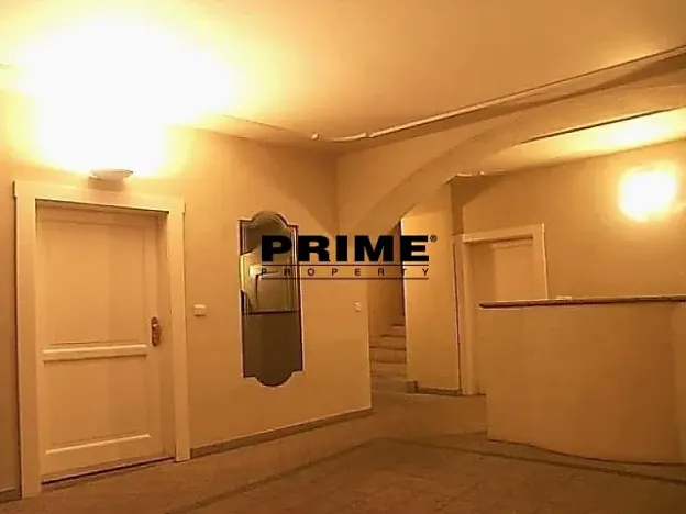 Pronájem bytu 3+1, Praha - Malá Strana, Hroznová, 73 m2