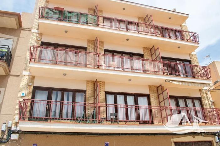 Prodej vícegeneračního domu, Los Alcázares, Španělsko, Calle Alicante, 1300 m2