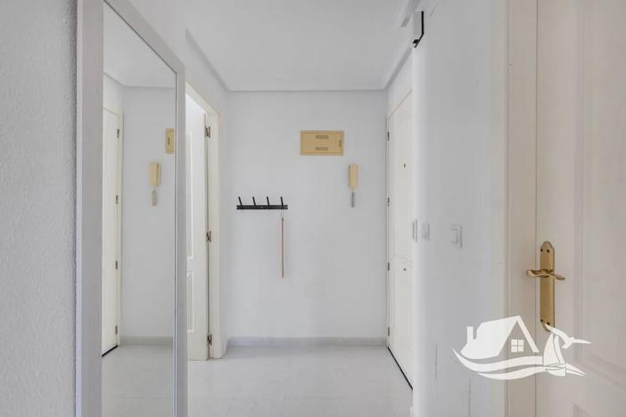 Prodej bytu 3+kk, Torrevieja, Španělsko, 45 m2