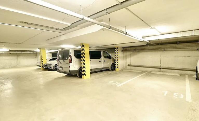 Pronájem garážového stání, Brno, Vídeňská, 13 m2