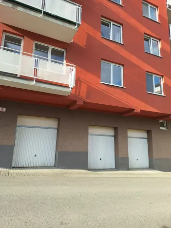 Pronájem garáže, Brno, Trýbova, 20 m2