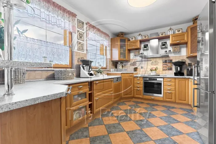 Prodej rodinného domu, Ostrov, 210 m2