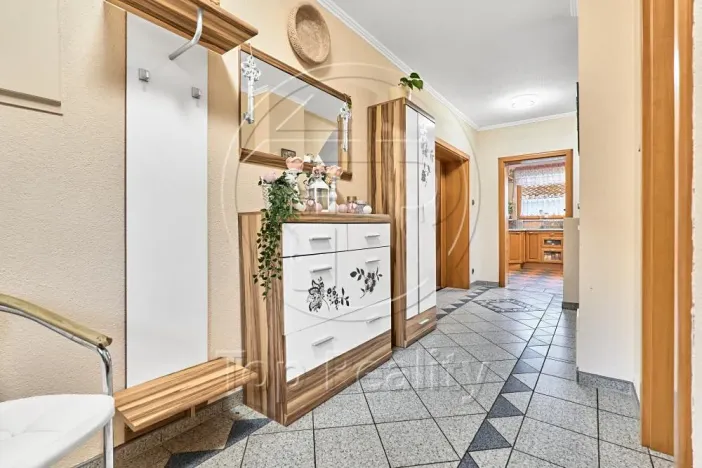 Prodej rodinného domu, Ostrov, 210 m2