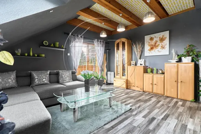 Prodej rodinného domu, Ostrov, 210 m2