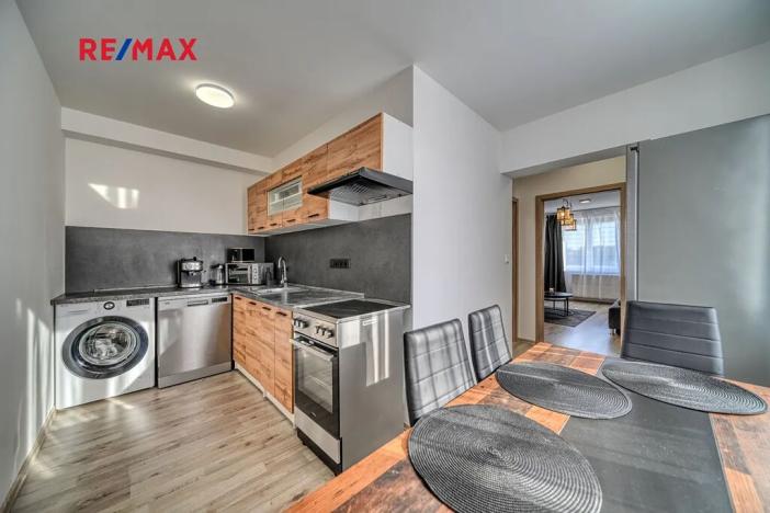 Prodej bytu 2+1, Lošany, 51 m2