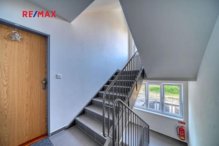 Prodej bytu 2+1, Lošany, 51 m2