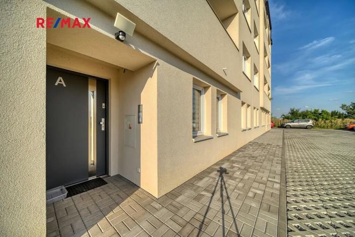 Prodej bytu 2+1, Lošany, 51 m2