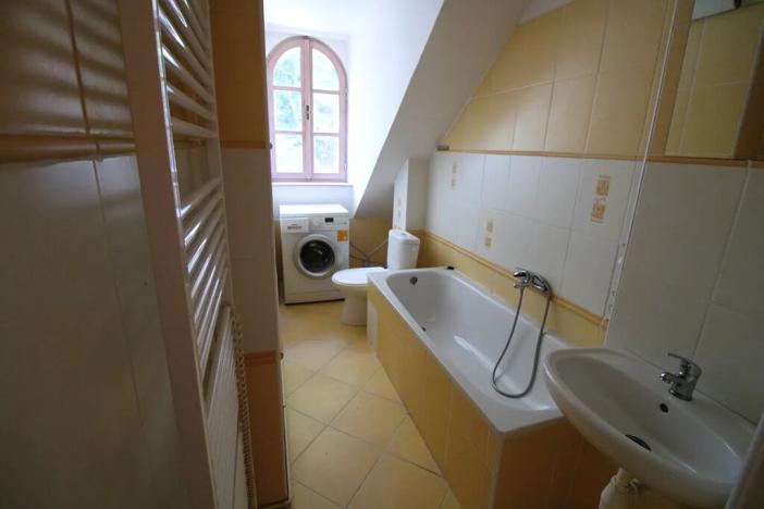 Pronájem bytu 2+1, Karlovy Vary, Pod Jelením skokem, 59 m2