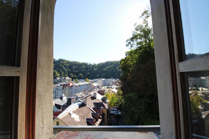 Pronájem bytu 2+1, Karlovy Vary, Pod Jelením skokem, 59 m2